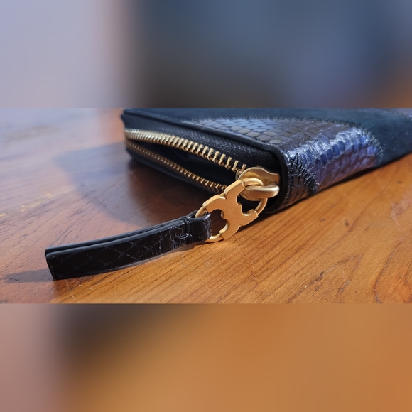 Tory Burch Gemini Continental Wallet - Picture 8 of 8